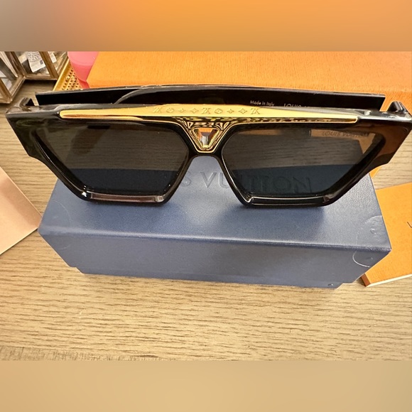 Louis Vuitton Evidence Sunglasses Z1502W - Picture 4 of 9